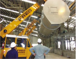 回轉(zhuǎn)式包膜機(jī)